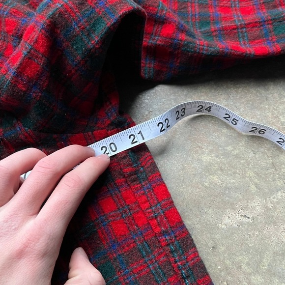 VTG Pendleton Wool Plaid Button Up Board Shirt Flap Pocket Loop Womens L HOLES! - Picture 4 of 12